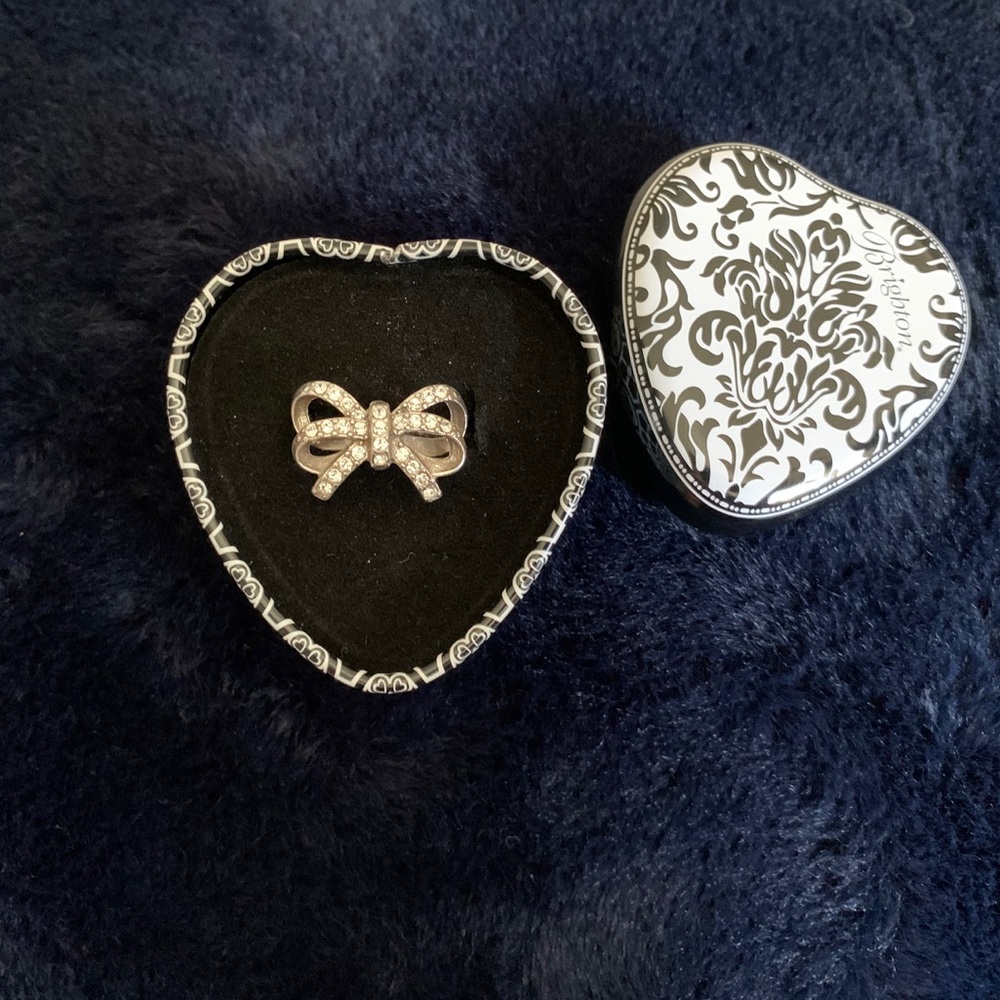 Brighton Bow ring